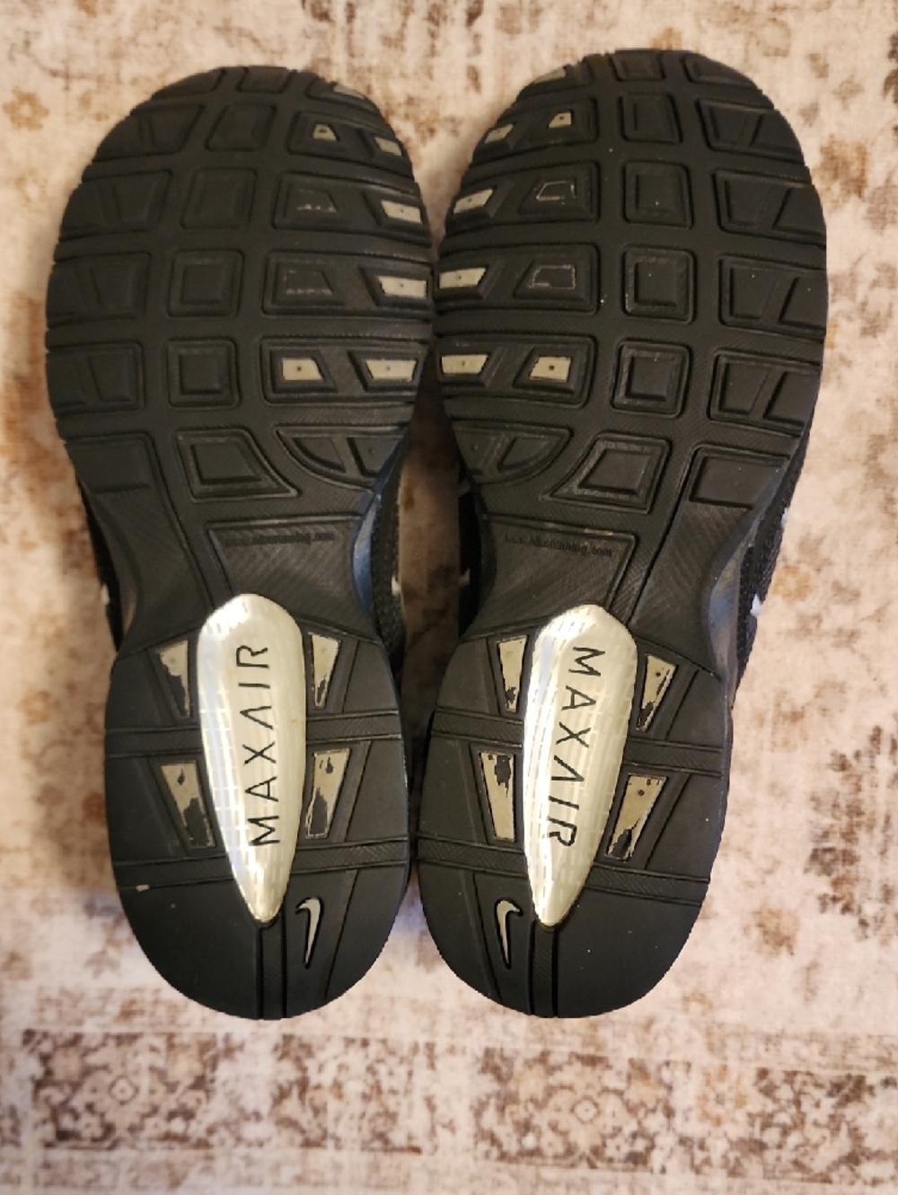 Nike Men's Torch 4, Size 10.5, Black Athletic Mesh - Picture 7 of 7